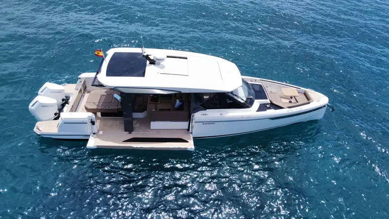 Because-luxury-charter.--scaled